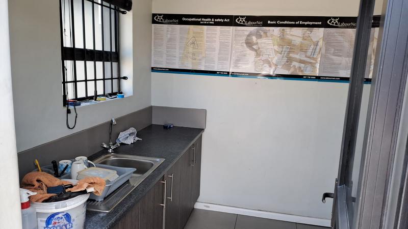 To Let commercial Property for Rent in Cotswold Eastern Cape
